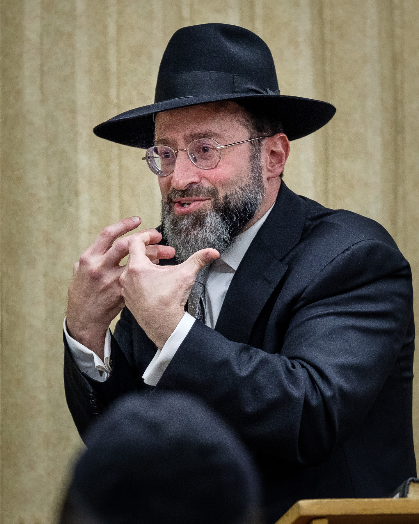 Rabbi Feiner speaks in Yeshiva