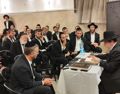 Alumni Asifa in Eretz Yisroel with Harav Tzvi Berkowitz